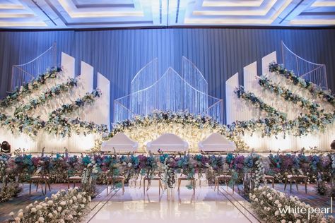 Butterfly Quinceanera Theme, Pelaminan Modern, Pullman Hotel, Nikah Decor, Debut Photoshoot, Wedding Stage Backdrop, Reception Backdrop, Wedding Reception Backdrop, Wedding Planning Decor