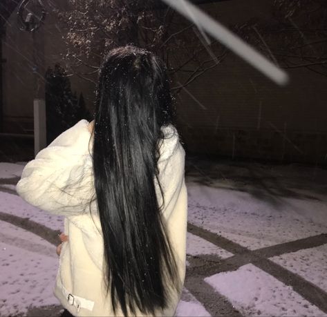 Black Long Hair Aesthetic, Aesthetic Long Black Hair, Shiny Black Hair Aesthetic, Long Black Hair Aesthetic Faceless, Black Hair Long Hair, Tumblr Photoshoot, Long Thick Black Hair Aesthetic, Girls Foto, Black Hair Aesthetic