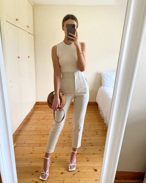 Deirdre Phelan on Instagram: “Wishing the sun would return! 🤷🏼‍♀️ The best @zara trousers! Ref code - 7102/032” High Waisted Trousers Outfit, White Trousers Outfit, White Leather Pants, High Wasted Pants, High Waisted Pants Outfit, Zara Trousers, Trouser Outfit, Zara Jumpsuit, Zara Outfit