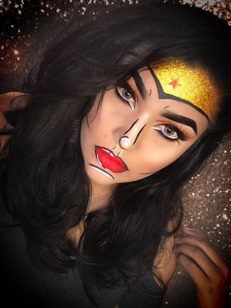 Wonder Woman Makeup Halloween, Comp Makeup, Kids Halloween Face, Halloween Women Makeup, Facial Painting, Superman Girl, Wonder Woman Makeup, Woman Makeup, Halloween Princess