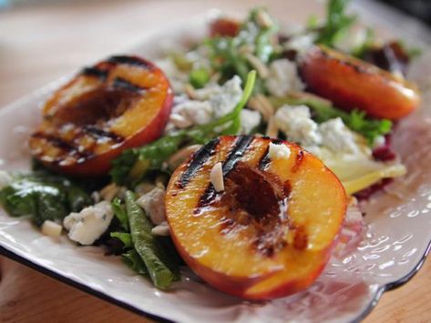 Nectarine Salad, Almond Salad, Spring Mix Salad, Summertime Salads, Honey Dressing, Under 300 Calories, Salad Greens, Food Network Canada, Pioneer Woman Recipes