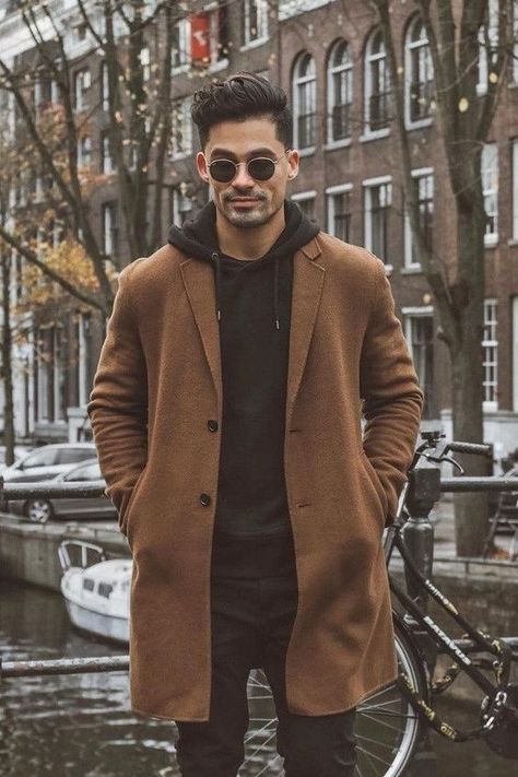 Indie Outfits Men, Outfits Quotes, Formal Suits Men, Street Hoodie, Hoodie Outfits, Mens Winter Fashion Outfits, Winter Coat Outfits, Mens Business Casual Outfits, Jeans Street Style