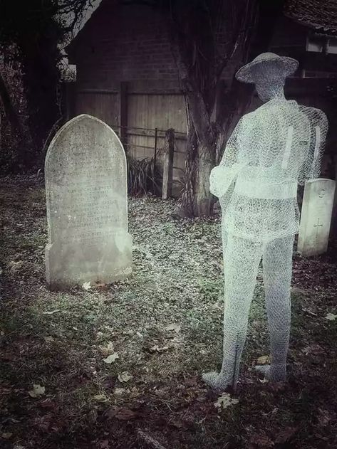 The wire soldiers - ghosts of soldiers silently standing over their graves in the St John's Churchyard, Slimbridge, England. - Imgur Grave Drawing, Remembrance Day Art, Ww1 Art, Ghost Soldiers, Cemetery Statues, Cemetery Art, Julius Caesar, Gcse Art, Remembrance Day