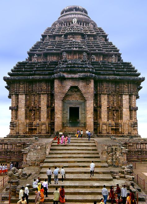 Hindu Cosmos — Konark Sun Temple, Puri district, Odisha, India ... Indian Castle, Artwork Reference, Mandala Chakra, Sun Temple, Temple India, Indian Temple Architecture, India Architecture, Ancient Indian Architecture, Temple Photography