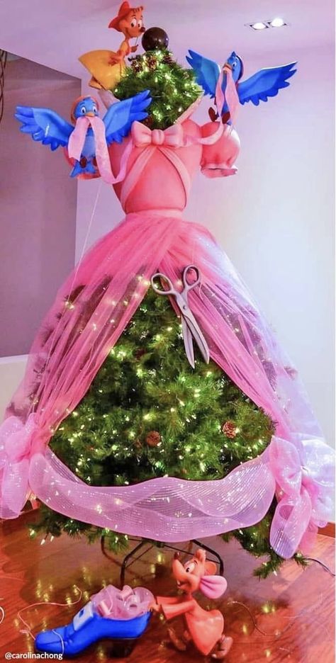 Disney Princess Christmas Decorations Diy, Christmas Card Photo Ideas, Christmas Tree Dress, Funny Christmas Card, Princesa Peach, Christmas Tree Decorating Themes, Christmas Disney, Disney Home Decor, Princess Theme