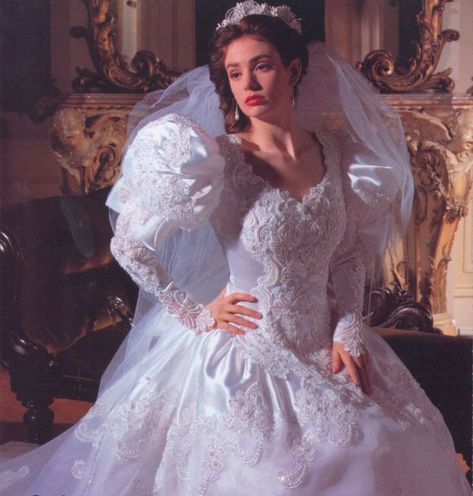 Wedding Dresses 80s, 1980s Wedding Dress, 90s Wedding Dress, Dramatic Wedding Dress, Bridal Gowns Vintage, Dress Couture, Vintage Brides, Beautiful Wedding Gowns, Wedding Dresses Satin