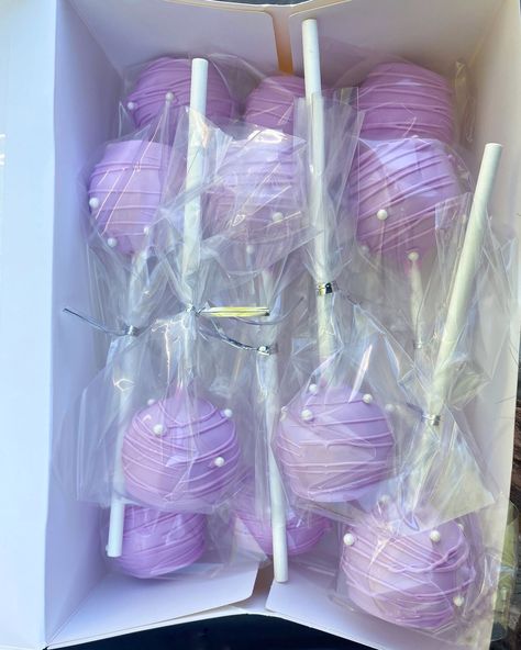 Cake Pops Purple And Gold, Purple Birthday Treats, Light Purple Cake Pops, Purple 25th Birthday Cake, Pastel Purple Decorations Party, Purple And Silver Cake Pops, Purple Butterfly Cake Pops, Light Purple Butterfly Cake, Lilac Party Decorations Birthday