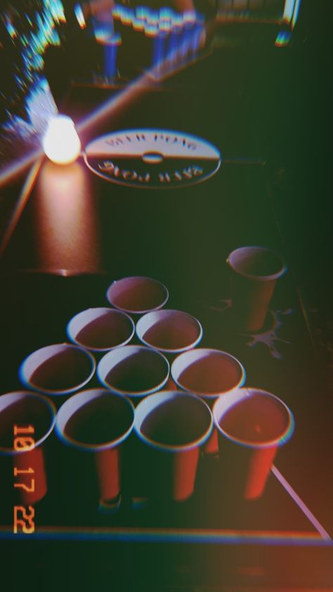 Beer Party Aesthetic, Happy Hour Aesthetic Friends, 90s Aesthetic Party, Beer Pong Aesthetic, 90s House Party Aesthetic, 90s House Party, 90s Party Aesthetic, House Party Aesthetic, Friends Party Night