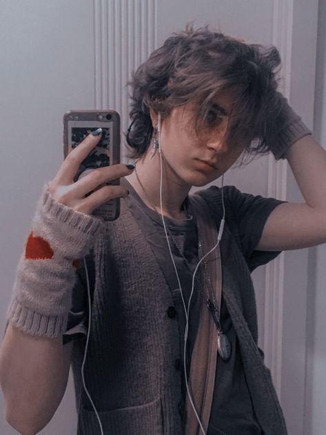 Fluffy Hair Round Face, Haircuts Fluffy Hair, Trans Male Face Claim, Short Fluffy Trans Masc Hair, Short Gender Fluid Haircuts, Haircuts For Trans Masc, Trans Masc Hairstyles, Short Fluffy Masc Hair, Short Masc Haircuts For Round Faces