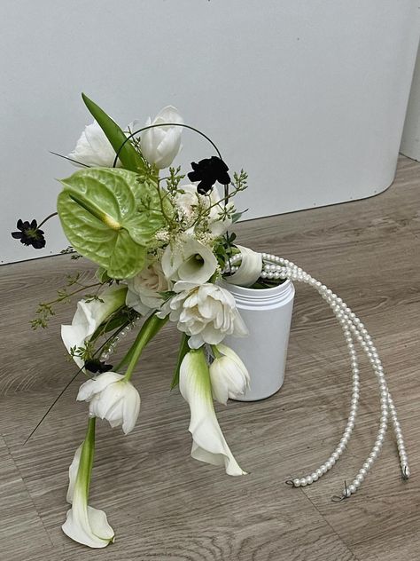 Bibi Makeup, Wedding Flower Types, Cascading Wedding Bouquets, Ocean Wedding, Bridal Bouquet Flowers, Hand Bouquet, Wedding 2025, Bride Bouquets, Types Of Flowers