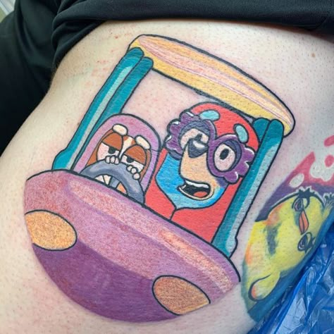 Bluey Show Tattoo, Tattoo Ideas Bluey, Bluey Cartoon Tattoos, Bluey Grannies Tattoo, Bluey Inspired Tattoos, Bluey Bingo Tattoo, Bluey Cartoon Tattoo Ideas, Bluey Cartoon Tattoo, Bluey Tattoo Ideas