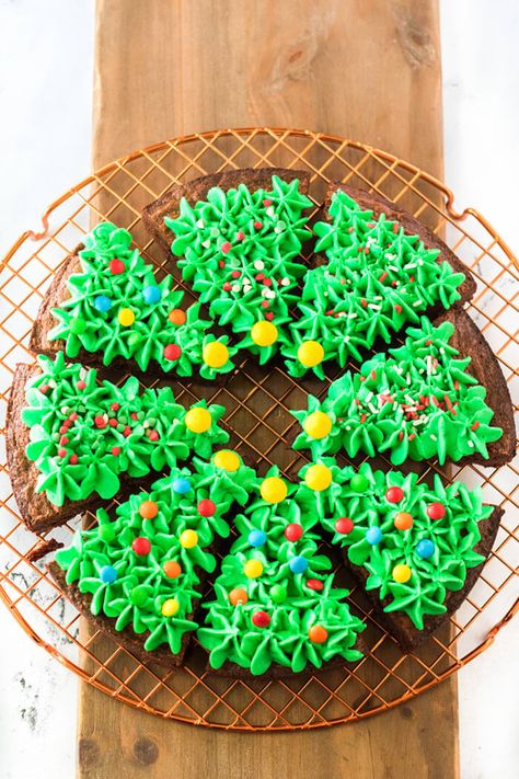 31 Best Christmas Treats - Ak Pal Kitchen Best Christmas Treats, Classic Christmas Cookies, Tree Brownies, Frozen Christmas Tree, Holiday Truffles, Christmas Tree Brownies, Candy Fudge, Edible Christmas Gifts, Christmas Brownies