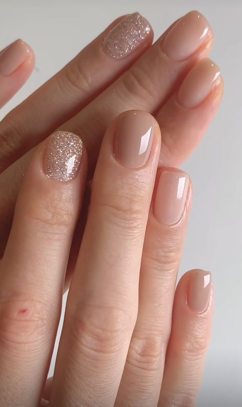 Nail Cuticle Design, Classic Professional Nails, Gel Nails Ideas Short Wedding, Wedding Nails For Bride Real Nails, Modern Gel Nails, Xs Nails Designs, Natural Neutral Nails, Nail Designs For Super Short Nails, Neutral Nails 2024 Trends