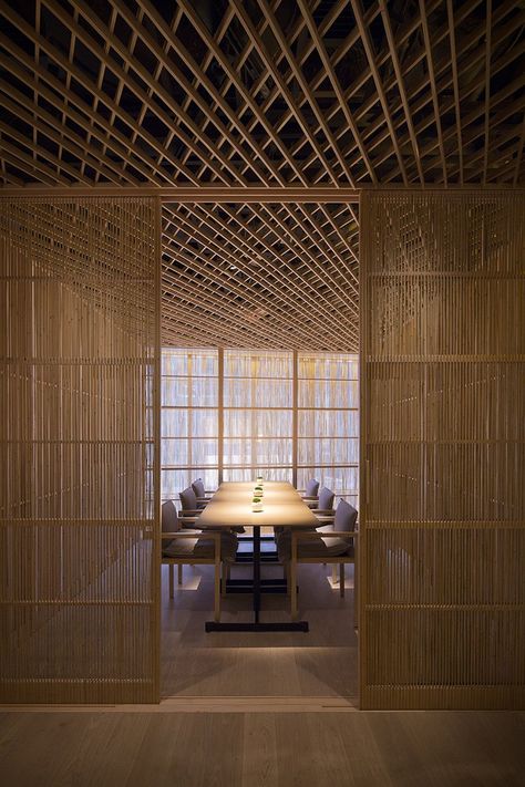 Kengo Kuma Interior, Bamboo Restaurant, Japanese Bath House, Japanese Interior Design Modern, Architecture Restaurant, Lake House Interior, Bamboo Architecture, Kengo Kuma, Japanese Interior Design