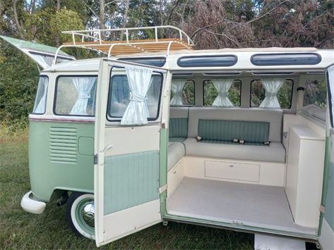 de Volkswagen Van Interior, Hippy Bus, Volkswagen Bus Interior, Kombi Interior, Café Aesthetic, Travel Bus, Vw Bus Interior, Vw Ideas, Bus Interior