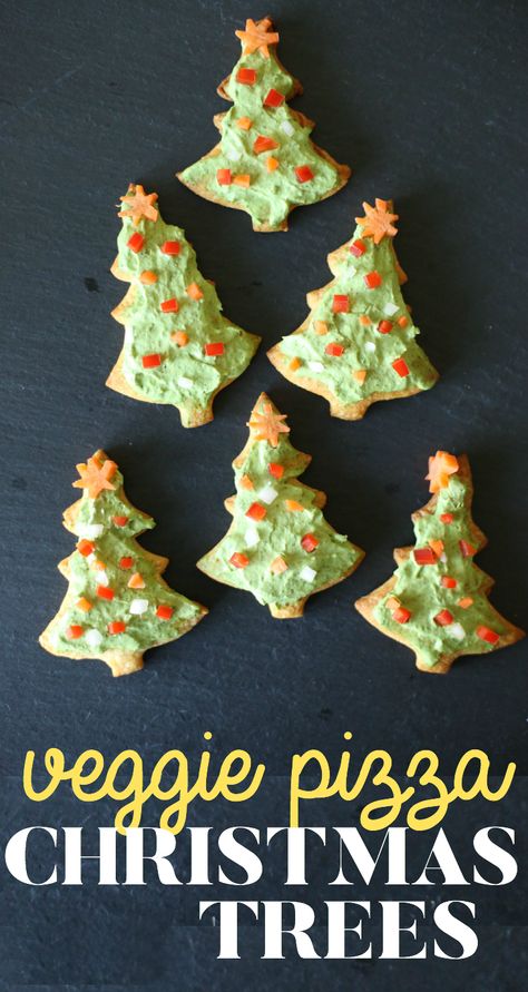 Veggie Pizza Christmas Trees:  The perfectly delicious and healthy way to get some veggies in during Christmas!  A great Christmas school snack or appetizer! Pizza Christmas Tree, Cold Veggie Pizza, Christmas Pizza, Pizza Christmas, Awesome Appetizers, Vegetarian Christmas, Festive Food, December Christmas, Best Party Food