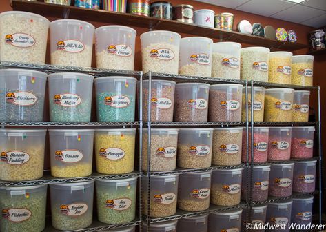 Chicagoland Popcorn: Over 250 Popcorn Flavors - Popcorn Seasoning Recipes, Popcorn Store, Popcorn Sweet, Popcorn Flavors, Holiday Popcorn, Disney Themed Food, White Cheddar Popcorn, Cocoa Krispies, Cheese Popcorn