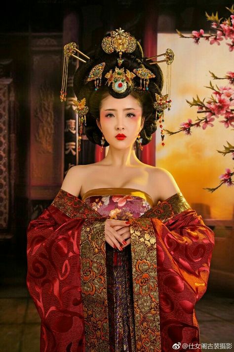 The Empress Of China, Chinese Empress, Empress Of China, Thai Fashion, Chinese Traditional Costume, Chinese Traditional Dress, China Dress, Anime Dress, The Empress