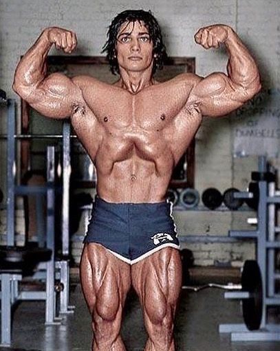 Golden Era Aesthetic Bodybuilding, Golden Era Bodybuilding, Danny Padilla, Vacuum Pose, Bodybuilding Poses, Old School Bodybuilding, Bodybuilding Posing, Physique Goals, 남성 근육