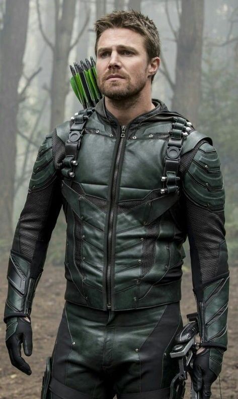 Green Arrow Bow, Green Arrow Costume, Arrow Season 6, Arrow Costume, Arrow Cosplay, Arrow Dc Comics, Oliver Queen Arrow, Tattoos Celebrities, Animals Tattoos