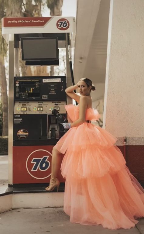 Hot Pink Tulle Dress, Tulle Dress Photoshoot, Matric Dance Dresses, Classy Short Dresses, Pink Tulle Dress, Photoshoot Dress, Photoshoot Themes, Pretty Prom Dresses, Photoshoot Concept