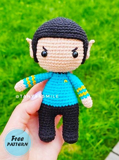 Star Trek Spock Crochet Doll Free Pattern - Amigurumiday Star Trek Crochet, Adventure Time Crochet, Crochet Patterns Free Amigurumi, Spock Star Trek, Star Trek Spock, Crochet Geek, Crochet Plushies, Crochet Dolls Free Patterns, Amigurumi Doll Pattern