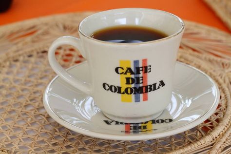 Café colombiano Kitsch Art, Kitsch, Mood Board, Cafe, Coffee, Tableware