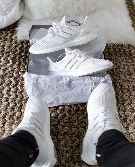 White Ultra Boost, Tennis Adidas, Adidas Tennis, Adidas Boost, Shoes Design, Adidas Ultraboost, Swag Style, Adidas Ultra Boost, Mens Style