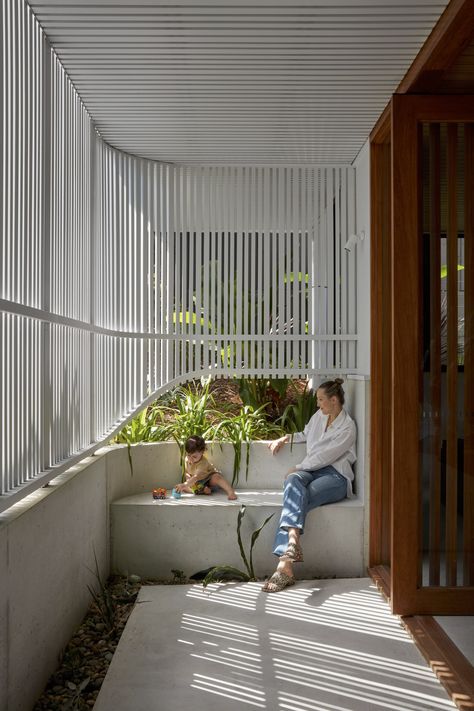 Modern Queenslander, Concrete Staircase, Luxury Residence, Passive Solar Design, Solar Design, Fortitude Valley, Internal Courtyard, House Design Photos, Building Companies