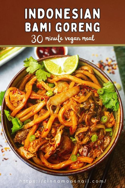 Looking for a delicious protein-packed vegan Bami Goreng recipe? This 30-minute plant-based vegan dish features thick Indonesian noodles combined with tofu and seitan. Whether you're a seasoned vegan craving easy-to-make Asian noodles or simply looking to explore plant-based options, this recipe is a must-try, even for meat lovers. Its harmonious blend of flavors and textures is perfect for any occasion. Prepare it today and embark on a flavorful journey to the heart of Indonesian cuisine! Vegan Asian Noodles, Indonesian Noodles, Vegan Noodles Recipes, Meals Vegan, Vegan Noodles, Healthy Vegan Dinner, Noodle Recipe, Fav Food, Indonesian Cuisine