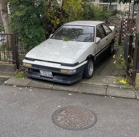 Abandoned Jdm Cars, Drift Tengoku, Japan Street Racing, Touge Drift, Ae 86, Slammed Cars, Abandoned Vehicles, Mini Truck, Tokyo Drift