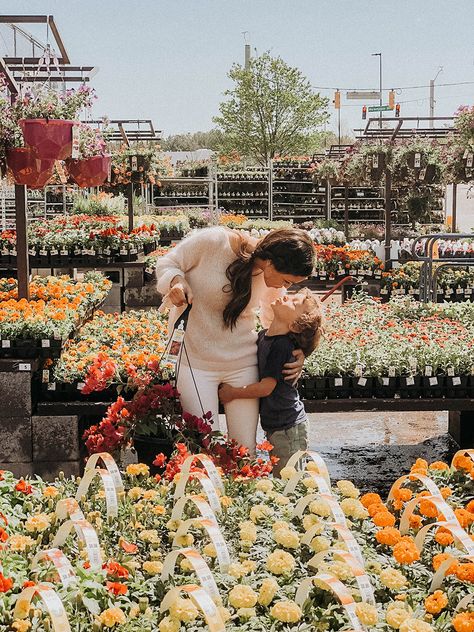 Travel Family Goals, Moms Aesthetic Life, Great Mom Aesthetic, Perfect Mom Aesthetic, Mother & Son, Vision Board Mom And Son, Aesthetic Mom Life, Dream Mom Life, Spending Time With Family Aesthetic