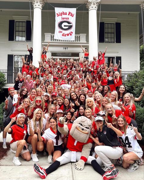 #uga #SEC #rush #sorority #APhi #godawgs University Of Georgia Aesthetic, Uga Sorority, Uga Aesthetic, Uga Campus, Dream Bored, College Tailgate Outfit, Rush Sorority, Campus Aesthetic, College Tailgate