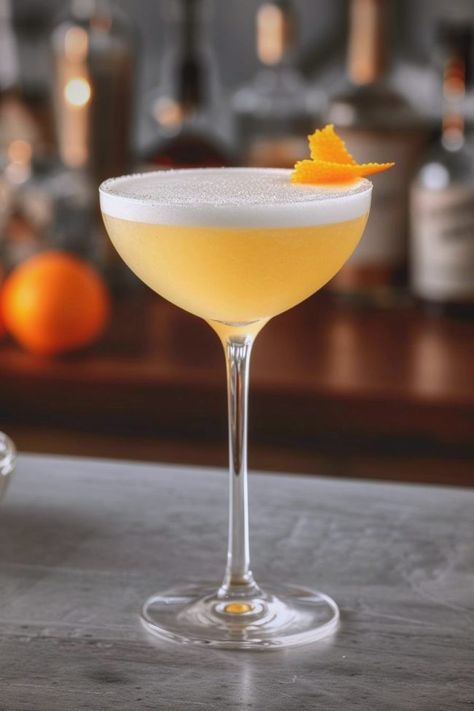 Mandarin Sunshine Martini Mandarin Cocktail Drink Recipes, Mandarin Cocktail, Sweet Martini Recipes, Martini Recipes Easy, Sweet Martini, Mango Martini, Pear Martini, Mandarin Juice, Tiktok Recipes