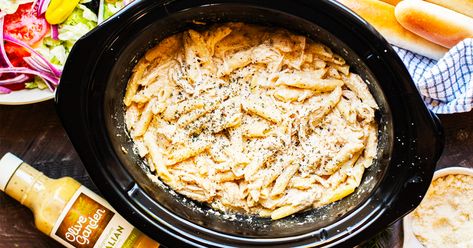 Crockpot Olive Garden Chicken Pasta Copycat Recipe Garden Pasta Recipes, Olive Garden Chicken Pasta, Garden Salad Recipe, Olive Garden Pasta, Olive Garden Chicken, Garden Pasta, Crockpot Pasta, Pastas Recipes, The Magical Slow Cooker