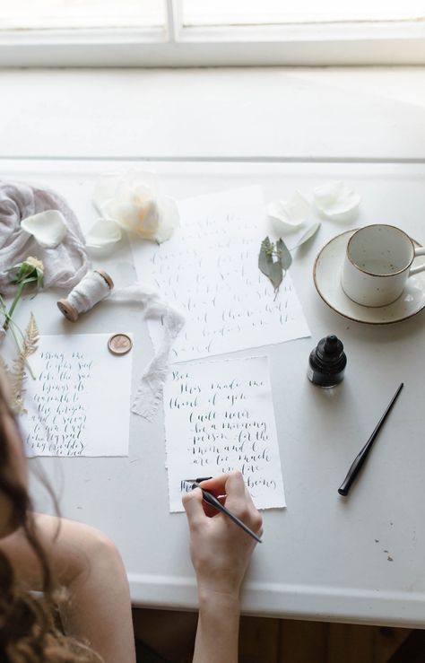 Writing Cards Aesthetic, Ananya Aesthetic, Calligraphy Photography Ideas, Chingu Aesthetic, Hand Writing Aesthetic, Calligraphy Photoshoot, Aesthetic Christmas Nails, Hands Writing, Calligraphy Aesthetic