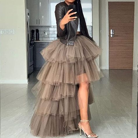 Asymmetrical Skirt Outfit, High Low Tulle Skirt, Puffy Tulle Skirt, Night Out Skirts, Tulle Skirts Outfit, Tiered Tulle Skirt, Big Skirts, Puffy Skirt, Layered Tulle Skirt