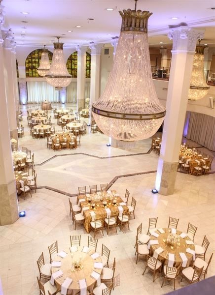 Southern Exchange Ballrooms - Atlanta, GA - Wedding Venue Ambience Decor, White Ballroom, Ga Wedding Venues, Eastern Wedding, Atlanta Wedding Venues, Piscina Interior, Urban Wedding Venue, Georgia Wedding Venues, Elegant Wedding Venues