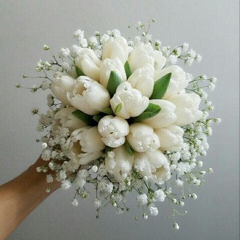 🌷White Tulip Bouquet🌷 Bridal Bouquet Ideas Tulips, Tulip For Wedding, Bride Bouquets White Tulips, Tulips Bride Bouquet, Bouquet Of Tulips Wedding, Bride Flower Bouquet Tulip, Bridal Arrangement Bride Bouquets, Wedding Bouquets Tulips Peonies, Bride Tulip Bouquet