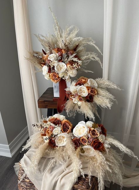 Boho Flowers Wedding Burnt Orange, Western Bridal Bouquet Fall, Bouquet With Feathers Bridal, Shades Of Brown Wedding Bouquet, Fall Wedding Bouquets With Pampas, Western Boho Wedding Centerpieces, Boho Bridesmaids Bouquet, Rustic Wedding Bouquet Fall, Western Wedding Colors Schemes