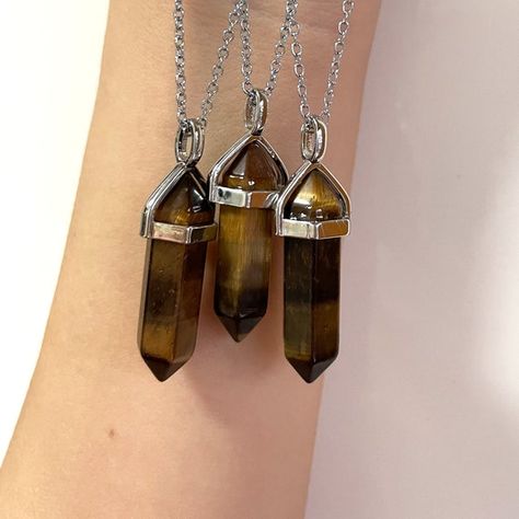 #quartz #crystal #crystalhealing #crystalshop #crystaljewelry #crystalmagic #holiday2021 #holidaygiftguide #EtsyStarSeller #TigersEye Beginner Crystals, Crystals For Kids, August Birthstone Necklace, Crystals Earrings, Cleansing Stones, Crystals Necklace, Tigers Eye Necklace, Peridot Necklace, Stone Beaded Necklace