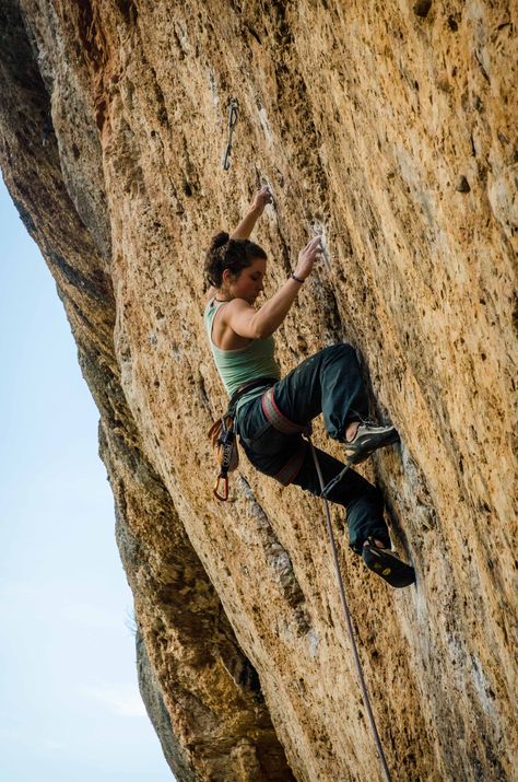 Melanie Jackson sending her first 8a. Telemaster in Margaleft, Spain Climbing Astethic, Women Rock Climbing Aesthetic, Climbing On Top Photoshoot, Women Rock Climbing, Aesthetic Rock Climbing, Female Climber, Rock Climbing Aesthetic, Climbing Aesthetic, Climbing Pictures