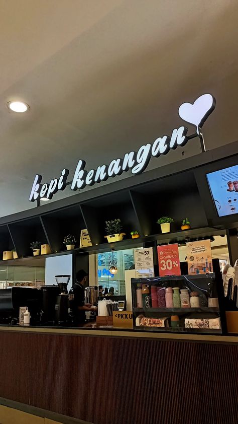 Foto Kafe Aesthetic, Foto Cafe Aesthetic Malam, Kopi Aesthetic, Tempat Aesthetic, Jakarta City, Night Coffee, Bff Hands Aesthetic, Sukabumi, Black Wallpaper Iphone