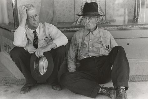 1939. Farmers sitting against wall and squatting on sidewalk, Spur, Texas Sitting Against Wall, Library Work, Free High Resolution Photos, Inspiration For Art, Man Sitting, Person Sitting, People Sitting, Old Photographs, New York Public Library