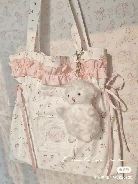 Sewed Bag, Bag Ideas Design, Pink School Bag, Aesthetic Tote Bag Design, Cute Bag Ideas, Tas Aesthetic, Coquette Tote Bag, Kawaii Tote Bag, Coquette Bag