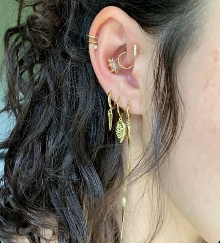 Ear Piercings Sets, Ear Piercing Ideas For Pointy Ears, Fairy Ear Piercing Ideas, Ethereal Ear Piercings, Styled Ear Piercings Baddie, Daith Curated Ear, 5 Piercings On One Ear, Witchy Ear Piercings, Gold Ear Piercing Ideas