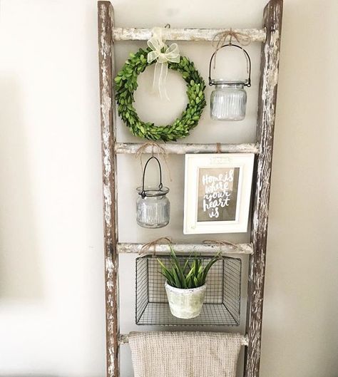 18 Charming Ideas For Adding Rustic Touch To The Bathroom Old Ladder, Ideas Hogar, Rustic Bathroom, Farmhouse Chic, A Shelf, Rustic Home Decor, Country Decor, Rustic Farmhouse, Rustic House