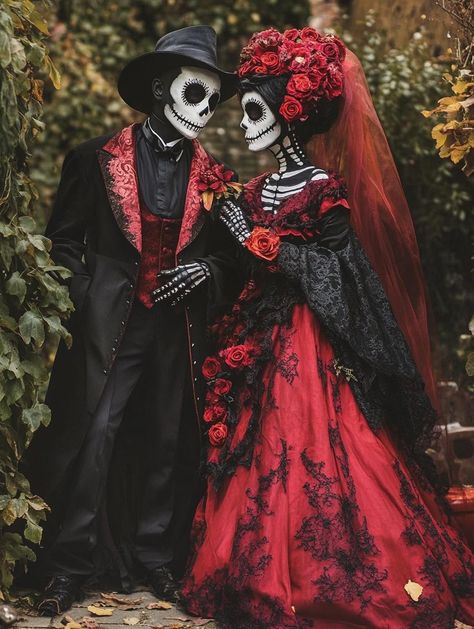 Creative Couple Costumes for Halloween: Ideas and Inspiration for the Perfect Duo Look Women In Black Halloween Costume, Dia De Los Muertos Couple Costume Ideas, Creative Couple Costumes, Costumes For Black Women, Couple Costumes For Halloween, Scary Couples Halloween Costumes, Stylish Halloween Costumes, Movie Duos, Iconic Duos