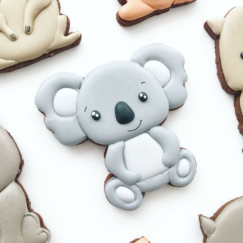 Cutie Koala cookie 🐨 Swipe 👈🏼 to see the whole set! Kangaroos, wombats and quokkas 😊 🇦🇺 Koala Cookies, Bear Baby Shower Cookies, Koala Bear Baby, Elephant Cookie, Koala Birthday, Cookies Decorated With Royal Icing, Bear Baby Shower Theme, Bear Cookies, Baby Koala