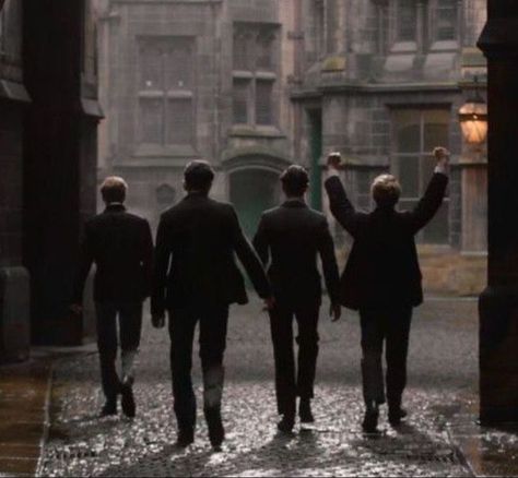 Stile Harry Potter, Dark Acadamia, Chaotic Academia, Hogwarts Aesthetic, All The Young Dudes, A Little Life, Harbin, Remus Lupin, Harry Potter Aesthetic